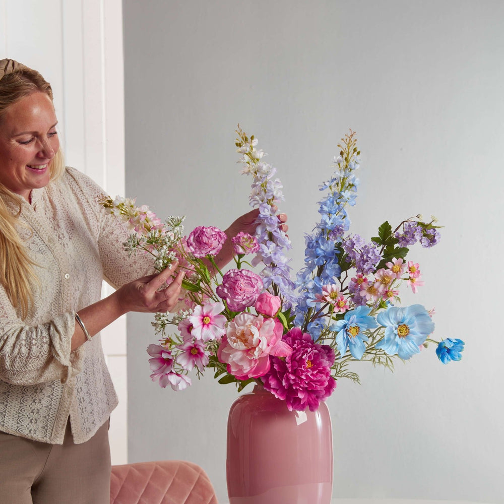 
                  
                    Dreamy Delphinium | M - Lila Flowers
                  
                