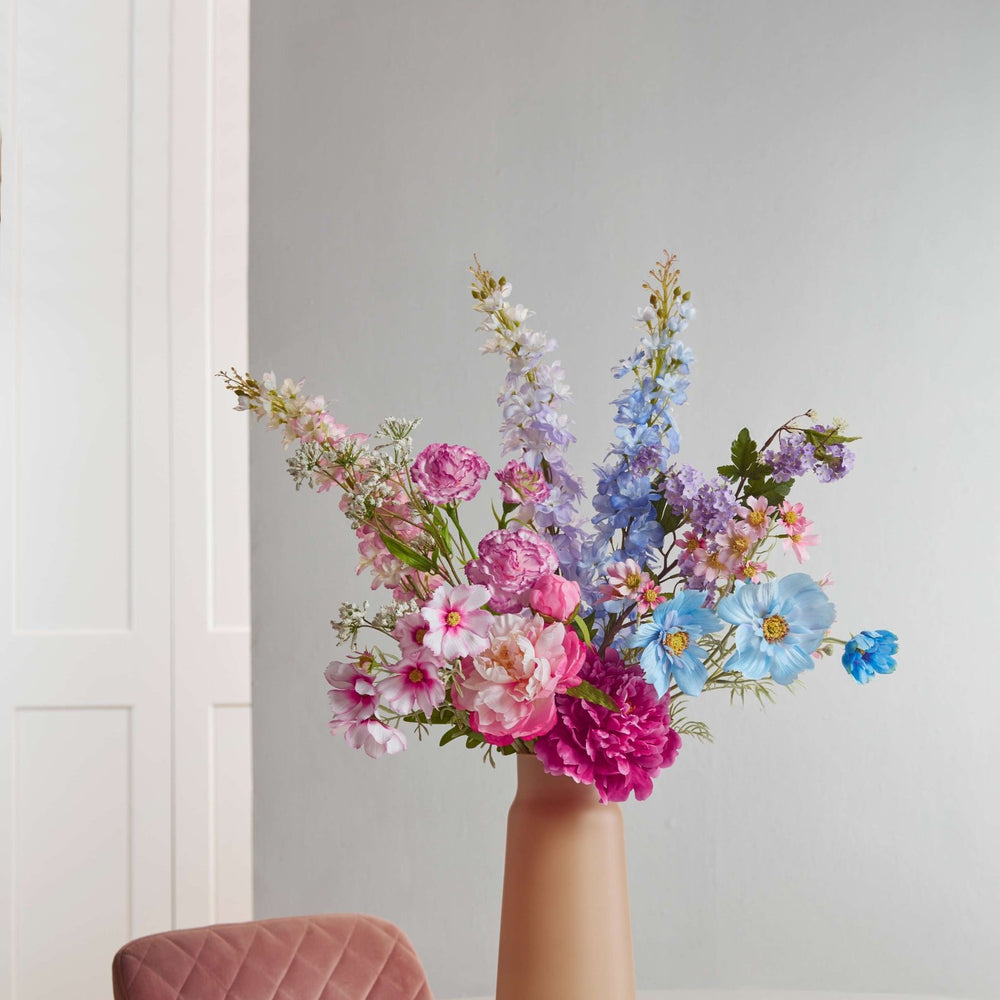 
                  
                    Dreamy Delphinium | M - Lila Flowers
                  
                