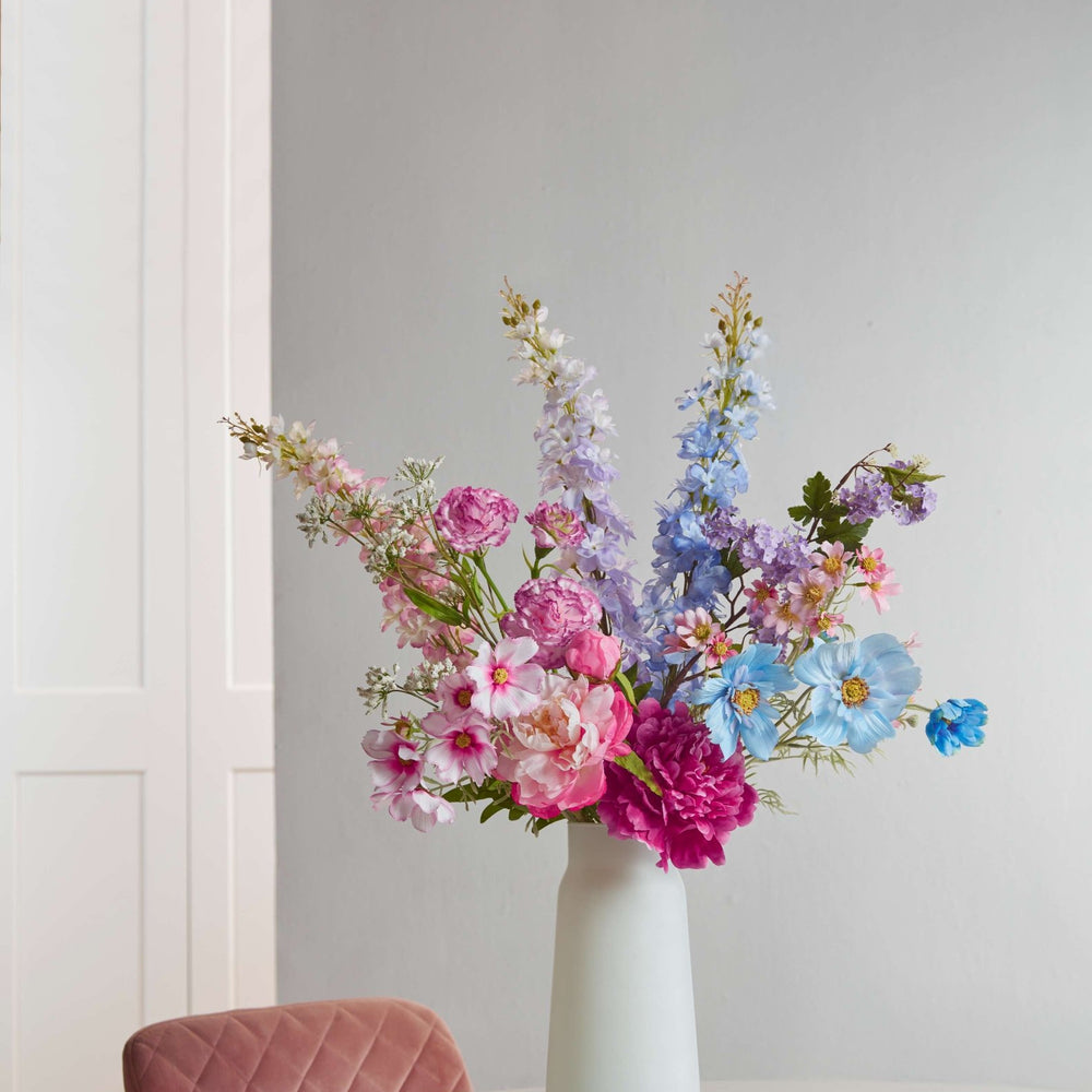
                  
                    Dreamy Delphinium | M - Lila Flowers
                  
                