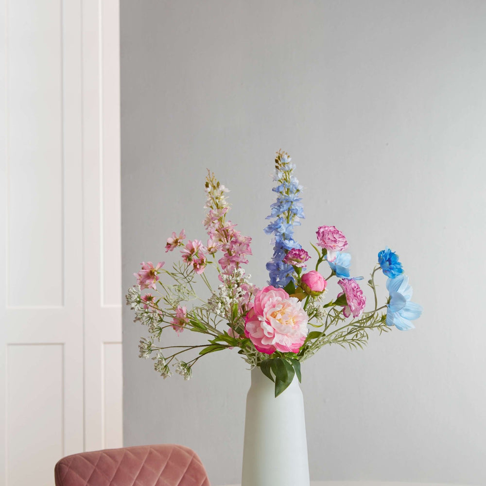 
                  
                    Dreamy Delphinium | M - Lila Flowers
                  
                